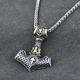 Amulette marteau de Thor viking en argent avec runes en or