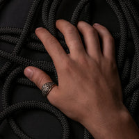 Bague heaume de la crainte avec corbeaux